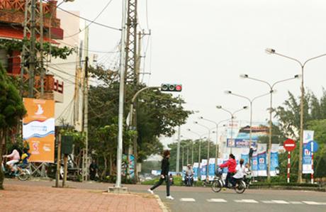 Khán giả Phú Yên đội mưa đi xem phim